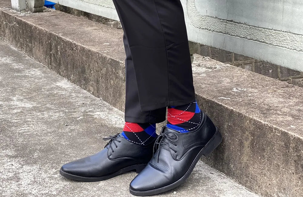 Gemusterte Trendsocken für Herren aus weicher und atmungsaktiver Baumwolle, hochwertiger Tragekomfort in Übergrößen