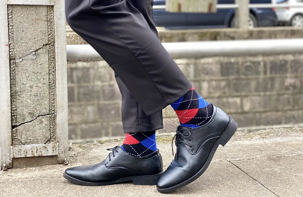 Gemusterte Trendsocken für Herren aus weicher und atmungsaktiver Baumwolle, hochwertiger Tragekomfort in Übergrößen