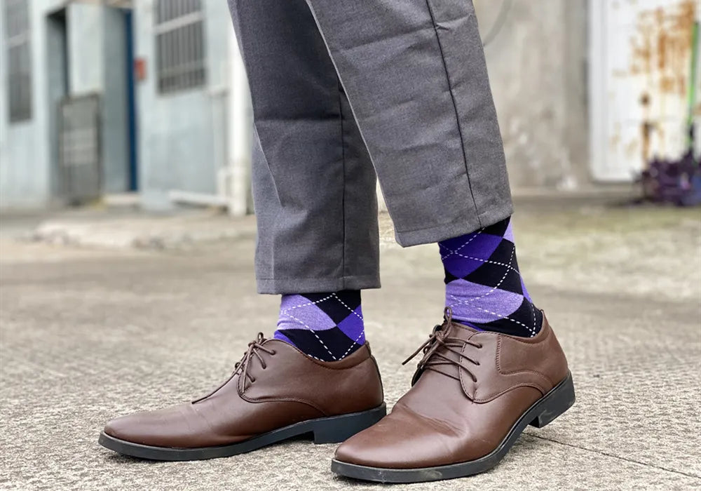 Gemusterte Trendsocken für Herren aus weicher und atmungsaktiver Baumwolle, hochwertiger Tragekomfort in Übergrößen