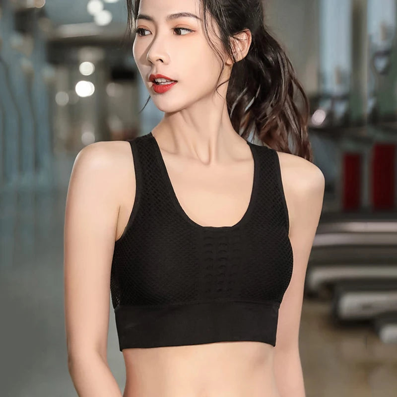Ultimate comfort and support with Bymermaids' Seamless Gym Bralette, a breathable sports bra with bone-free design for unrestricted movement during your workouts.