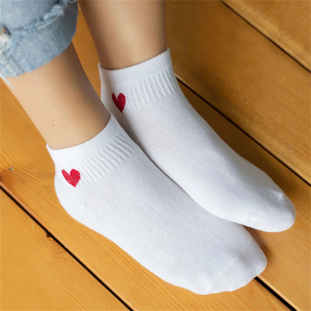 Charmant coeur coton mélangé chaussettes ensemble pf 5 paires de chaussettes de bateau à tube bas de mode d'été pour femmes