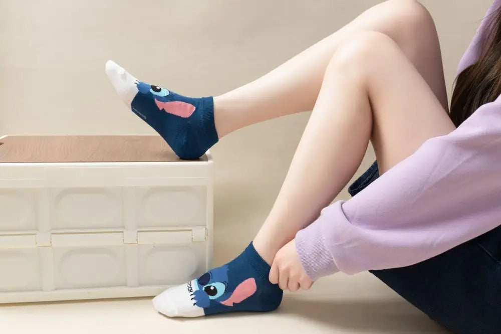 Chaussettes de dessin animé Disney Stitch - Chaussettes en coton pour enfants, cadeaux de Noël Kawaii pour garçons ou filles
