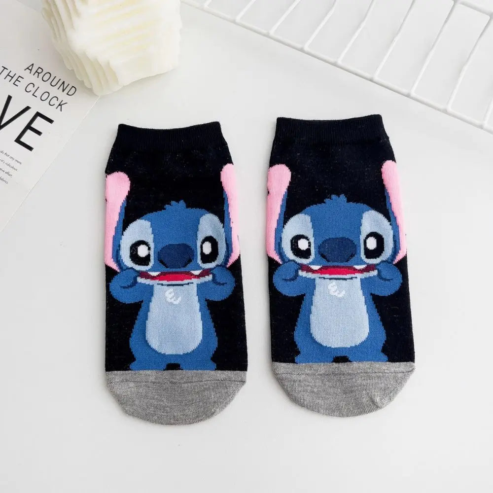 Chaussettes de dessin animé Disney Stitch - Chaussettes en coton pour enfants, cadeaux de Noël Kawaii pour garçons ou filles