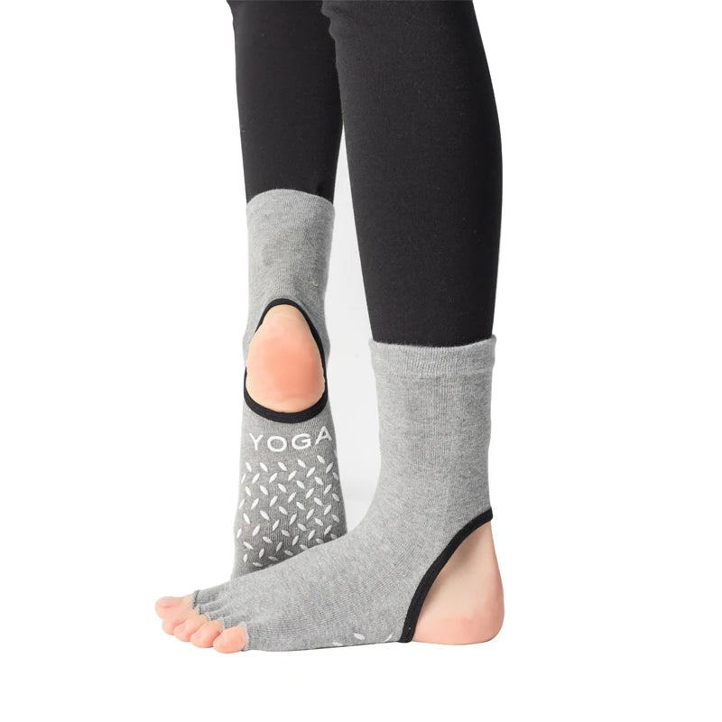 Silicone non-slip toeless yoga pilates socks with five fingers for women in fitness, sport, dance, ballet – elegant ankle socks for the active lady