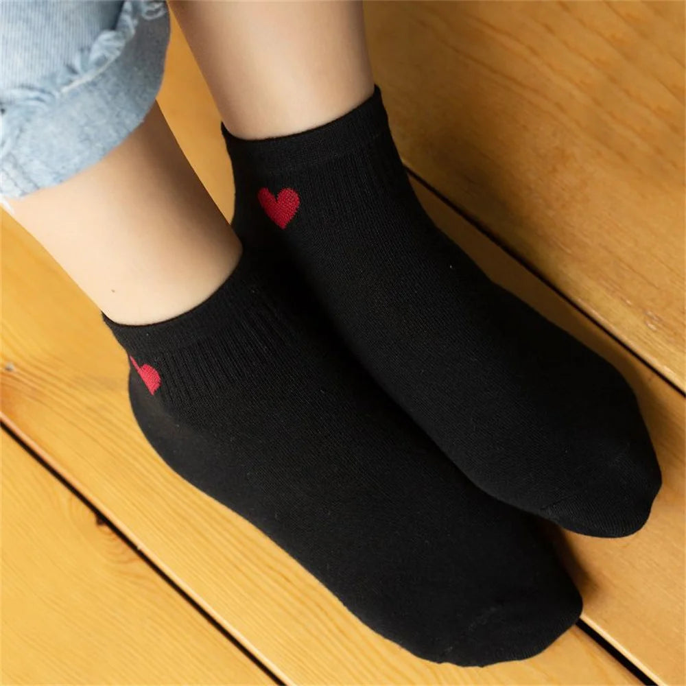 Charmant coeur coton mélangé chaussettes ensemble pf 5 paires de chaussettes de bateau à tube bas de mode d'été pour femmes