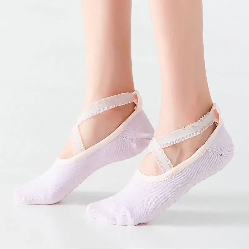 Solid color yoga pilates ballet socks with silicone< non-slip, backless socks for breathable comfort in dance and sports