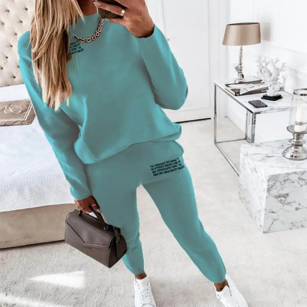 Zweiteiliger Damen-Trainingsanzug mit kuscheligem Rollkragenpullover und Hose mit Kordelzug, perfekt für die Übergangssaison mit Stil und Komfort