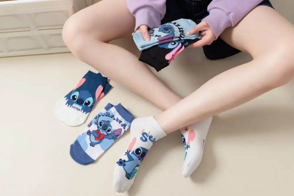 Chaussettes de dessin animé Disney Stitch - Chaussettes en coton pour enfants, cadeaux de Noël Kawaii pour garçons ou filles