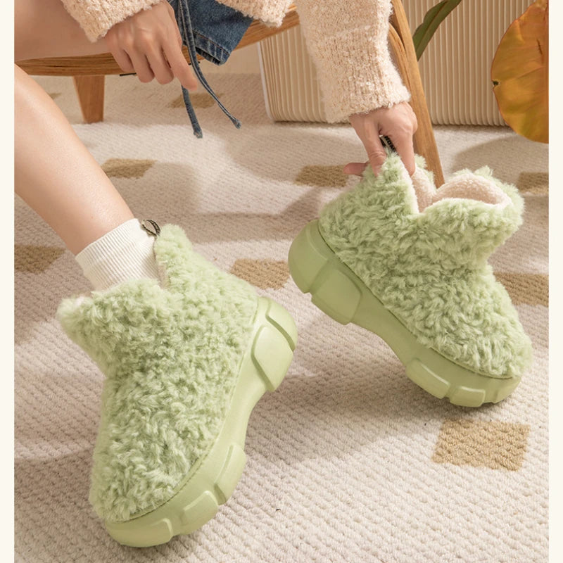Winter warm shoes for women slippers with soft plush and platform sole, perfect for couples at home or on the street, snow boots for cozy and fluffy winter footwear.