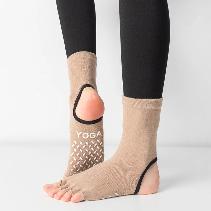 Silicone non-slip toeless yoga pilates socks with five fingers for women in fitness, sport, dance, ballet – elegant ankle socks for the active lady