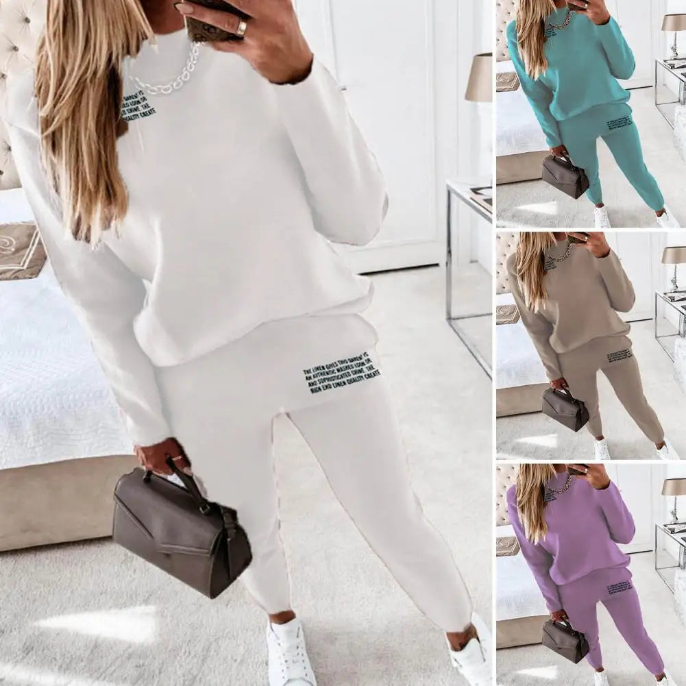 Zweiteiliger Damen-Trainingsanzug mit kuscheligem Rollkragenpullover und Hose mit Kordelzug, perfekt für die Übergangssaison mit Stil und Komfort