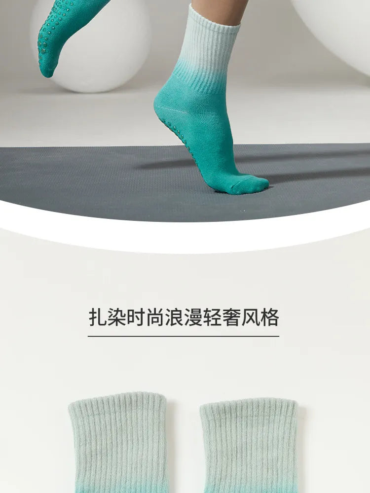 non-slip Mid-Tube Gradient Yoga Socks from breathable Cotton for Comfort for Women's Dance, Ballet, Pilates, yoga and exercise