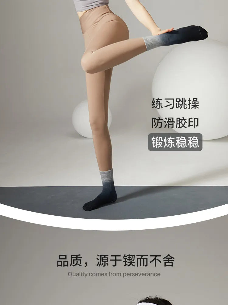 non-slip Mid-Tube Gradient Yoga Socks from breathable Cotton for Comfort for Women's Dance, Ballet, Pilates, yoga and exercise