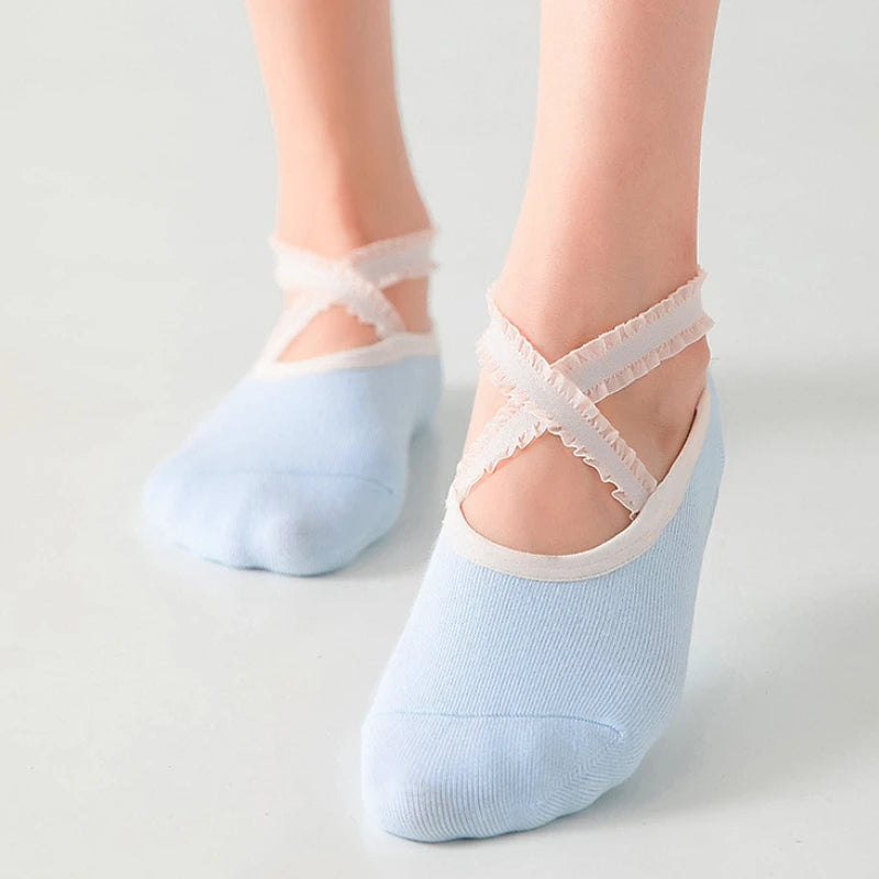 Solid color yoga pilates ballet socks with silicone< non-slip, backless socks for breathable comfort in dance and sports