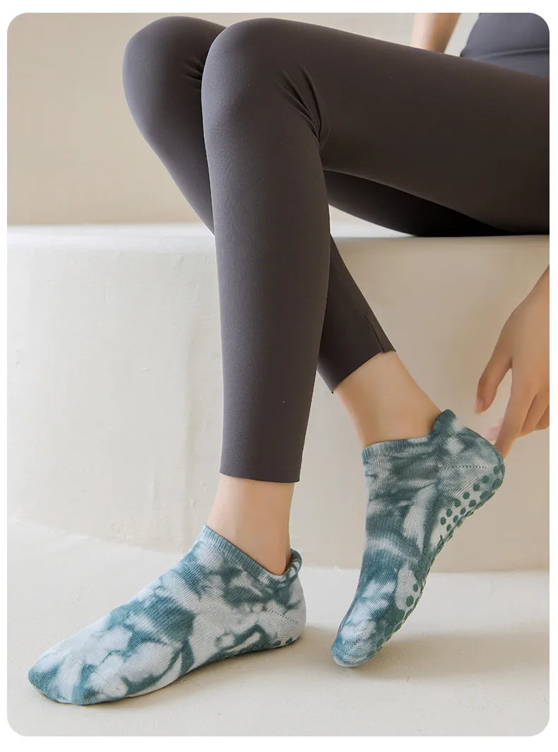 Women's trendy cotton tie-dyed yoga socks with silicone non-slip grip for stylish pilates yoga appearances low-ankle comfort