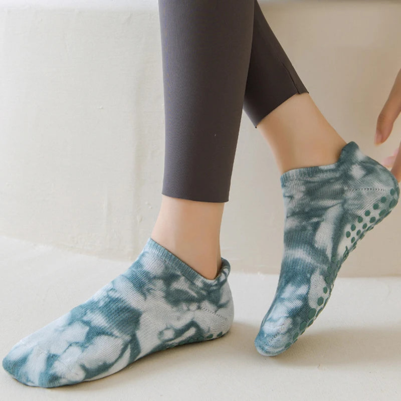Women's trendy cotton tie-dyed yoga socks with silicone non-slip grip for stylish pilates yoga appearances low-ankle comfort