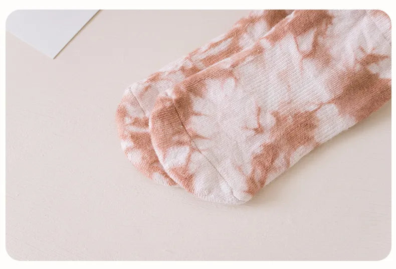 Women's trendy cotton tie-dyed yoga socks with silicone non-slip grip for stylish pilates yoga appearances low-ankle comfort