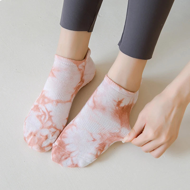 Women's trendy cotton tie-dyed yoga socks with silicone non-slip grip for stylish pilates yoga appearances low-ankle comfort