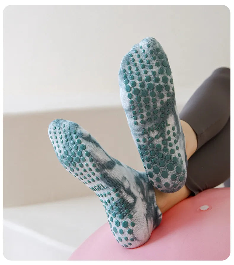 Women's trendy cotton tie-dyed yoga socks with silicone non-slip grip for stylish pilates yoga appearances low-ankle comfort