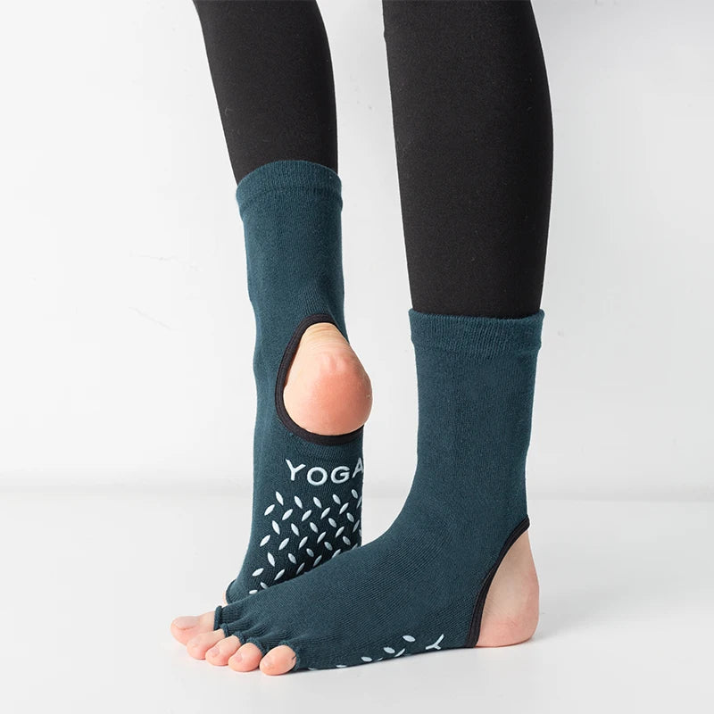 Silicone non-slip toeless yoga pilates socks with five fingers for women in fitness, sport, dance, ballet – elegant ankle socks for the active lady