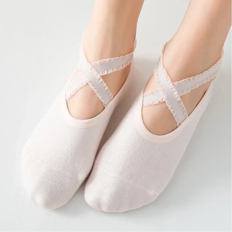 Solid color yoga pilates ballet socks with silicone< non-slip, backless socks for breathable comfort in dance and sports
