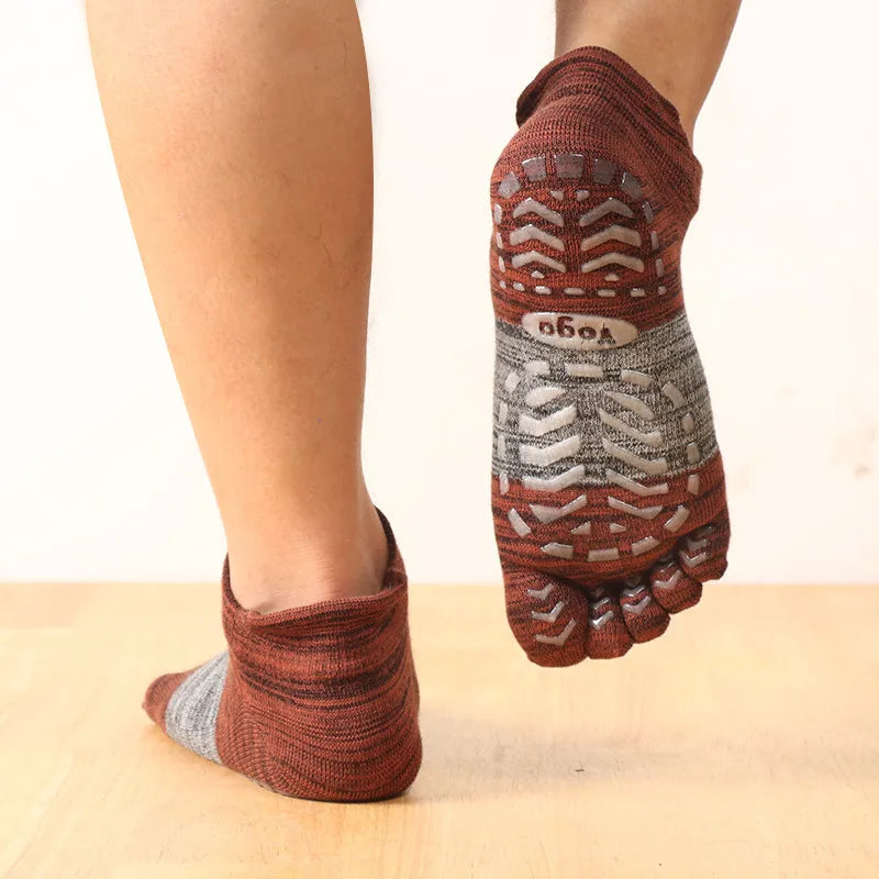 Full toe yoga socks cotton, cartoon design, silicone non-slip grip, perfect for pilates yoga barre workout or general fitness activities or workout