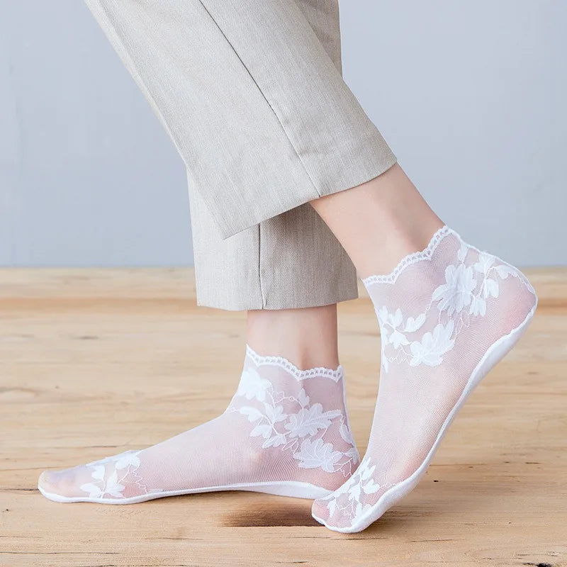 Women's cute elegant  lace ankle socks