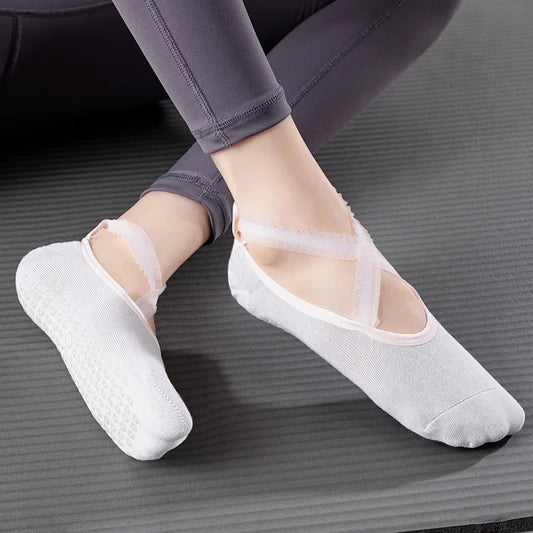 Chaussettes de ballet Pilates de yoga de couleur unie avec silicone &lt; chaussettes antidérapantes et dos nu pour un confort respirant dans la danse et le sport