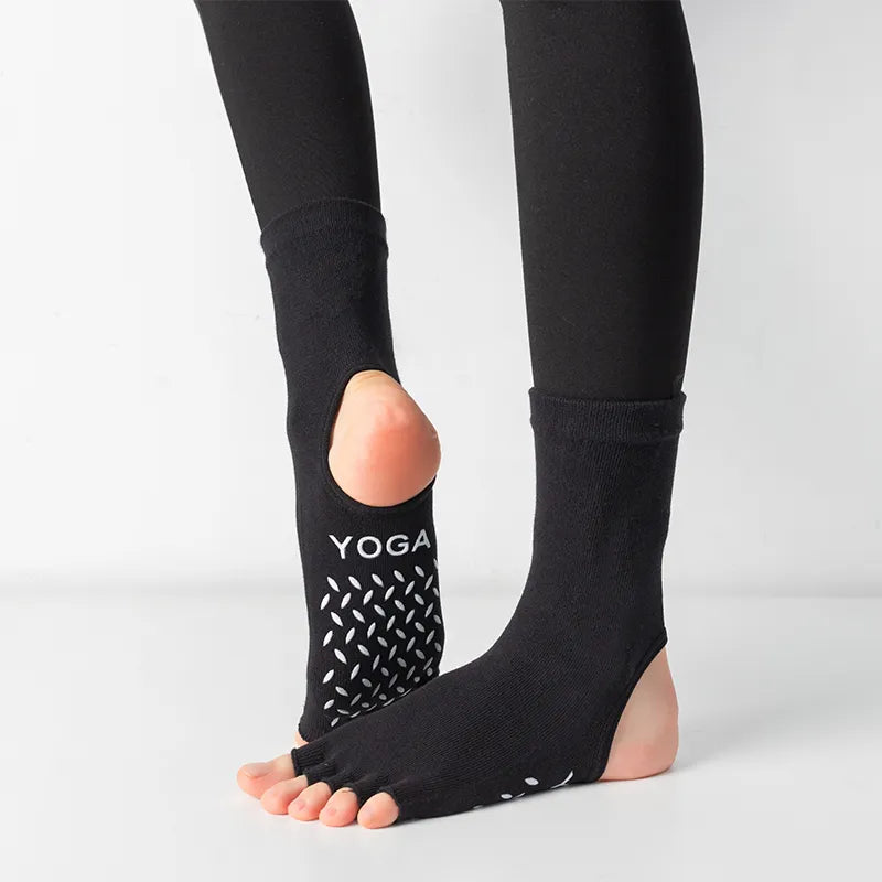 Chaussettes de yoga Pilates sans orteils antidérapantes en silicone avec cinq doigts pour les femmes en fitness, sport, danse, ballet – socquettes élégantes pour les femmes actives