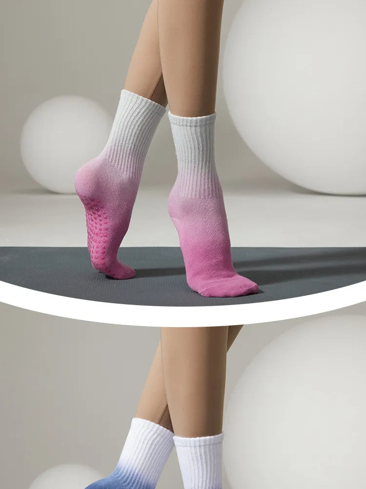 Chaussettes de yoga antidérapantes à dégradé mi-tube en coton respirant pour plus de confort pour la danse, le ballet, le Pilates, le yoga et l'exercice pour femmes