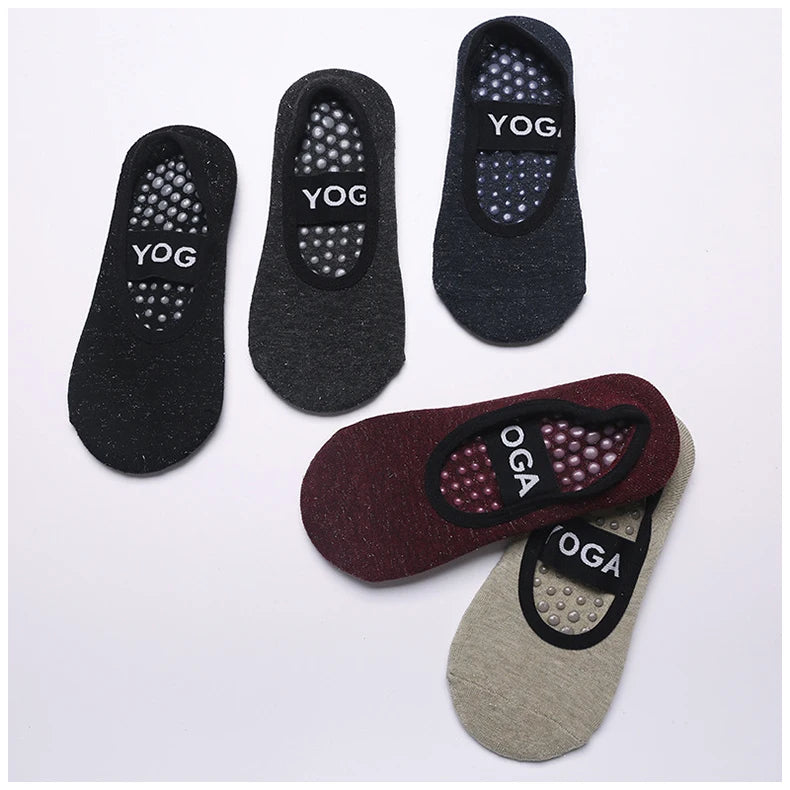 Chaussettes de yoga antidérapantes en silicone à pois en coton pour femmes - compagnon parfait pour le Pilates, design élégant et invisible