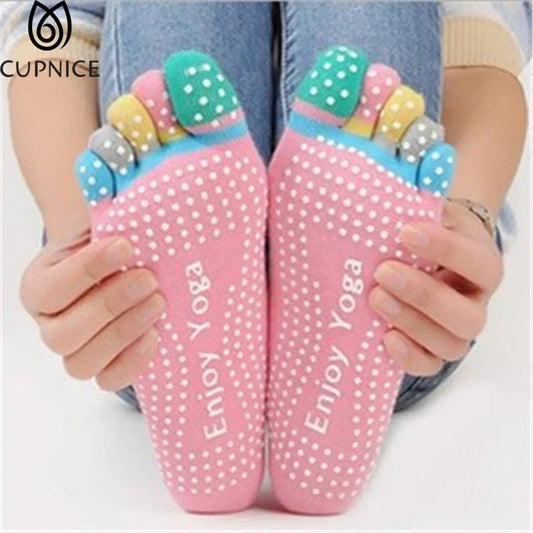 Vivid rutschfeste Yoga-Socken mit fünf Zehen, farbenfroher Baumwollkomfort für den aktiven Lebensstil von Frauen, Yoga, Pilates, Sport oder Tanz 