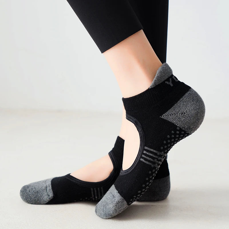 Chaussettes Pilates dos nu pour femmes avec fond de serviette - chaussettes de yoga respirantes et antidérapantes, chaussettes de sport de danse de ballet en coton pour salle de fitness