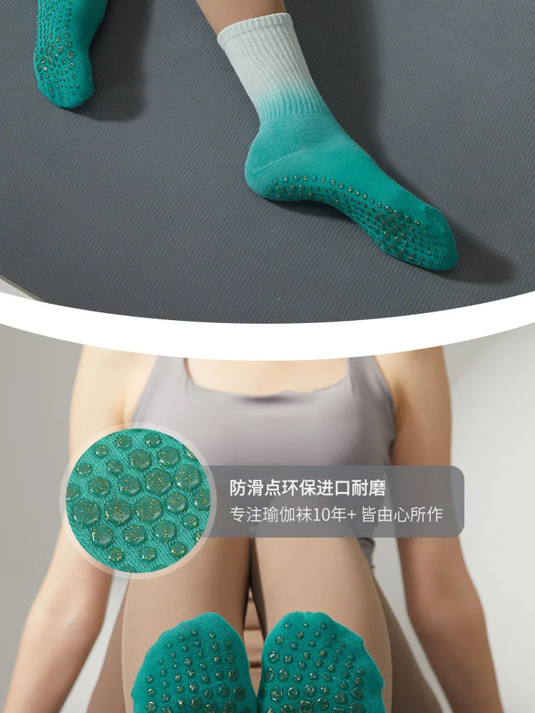 Chaussettes de yoga antidérapantes à dégradé mi-tube en coton respirant pour plus de confort pour la danse, le ballet, le Pilates, le yoga et l'exercice pour femmes