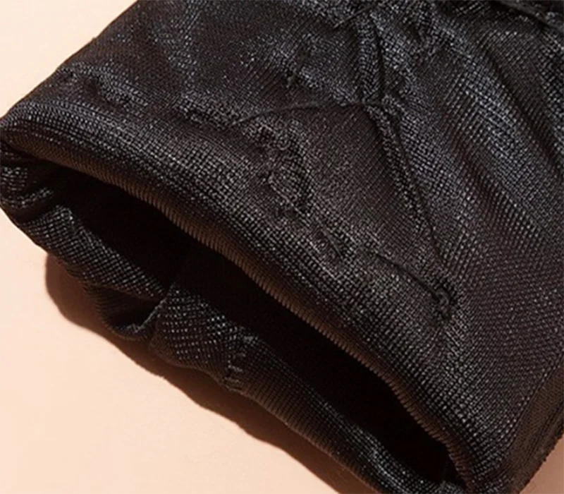 Charmez le crâne avec cette paire de demi-gants en cuir véritable pour femmes avec chaîne en métal - motard moto, écran tactile sans doigts, cadeaux de fête pour dames