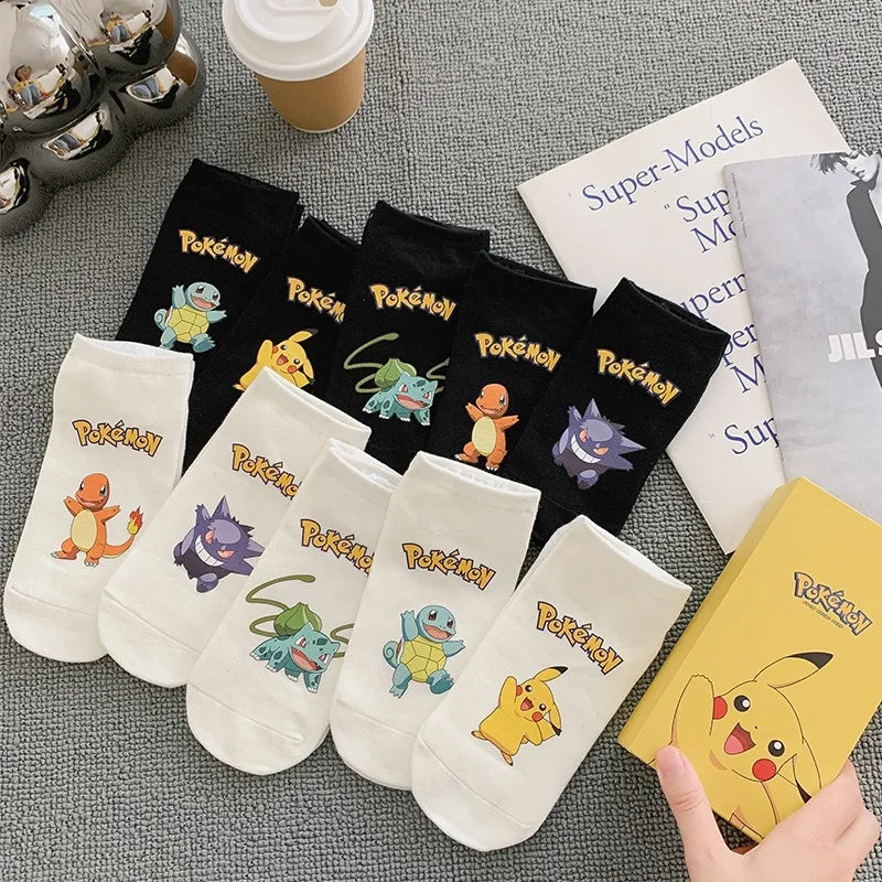 Von Pokémon inspirierte Boxsocken mit Gengar, Charmander, Squirtle und weiteren Kindern, Jungen und Mädchen