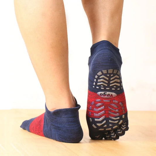 Chaussettes de yoga à bout complet en coton, motif dessin animé, poignée antidérapante en silicone, parfaites pour l'entraînement à la barre de yoga Pilates ou les activités de fitness générales ou l'entraînement.